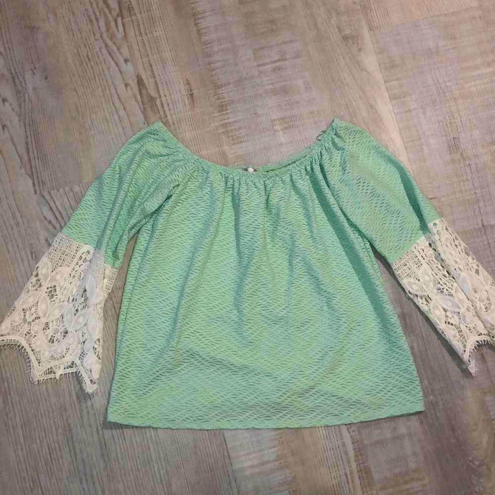 VaVa mint lace sleeve top